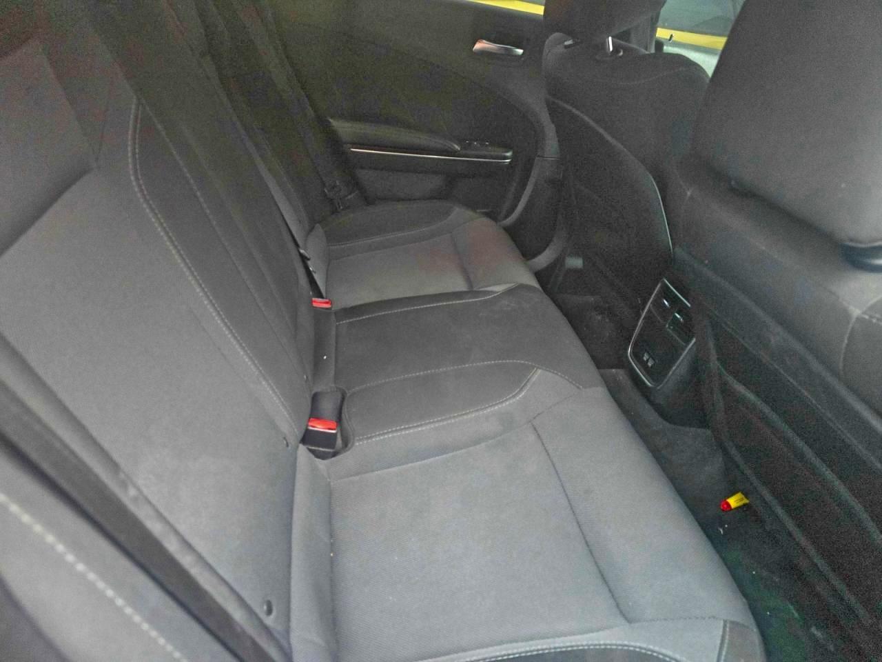 2016 Dodge Charger R/T - zdjęcie 6