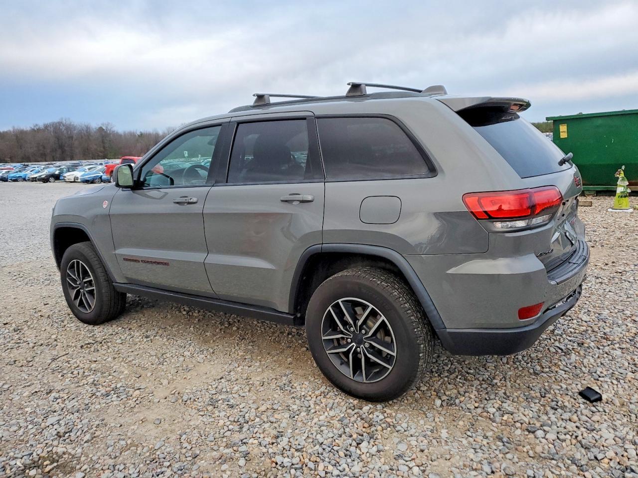2019 Jeep Grand Cherokee Trailhawk - zdjęcie 2