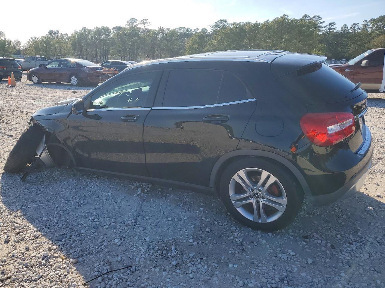 2018 Mercedes-Benz Gla 250 - zdjęcie 2