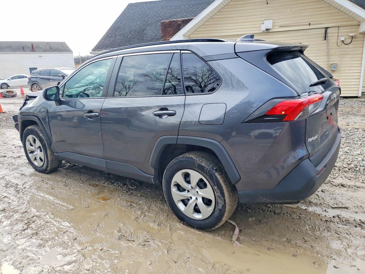 2020 Toyota Rav4 Le - zdjęcie 2