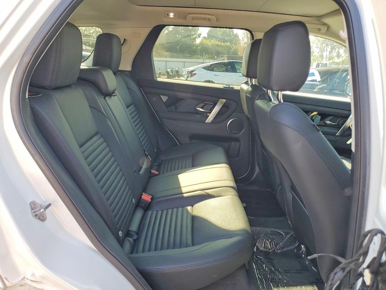 2025 Land Rover Discovery Sport S - zdjęcie 11