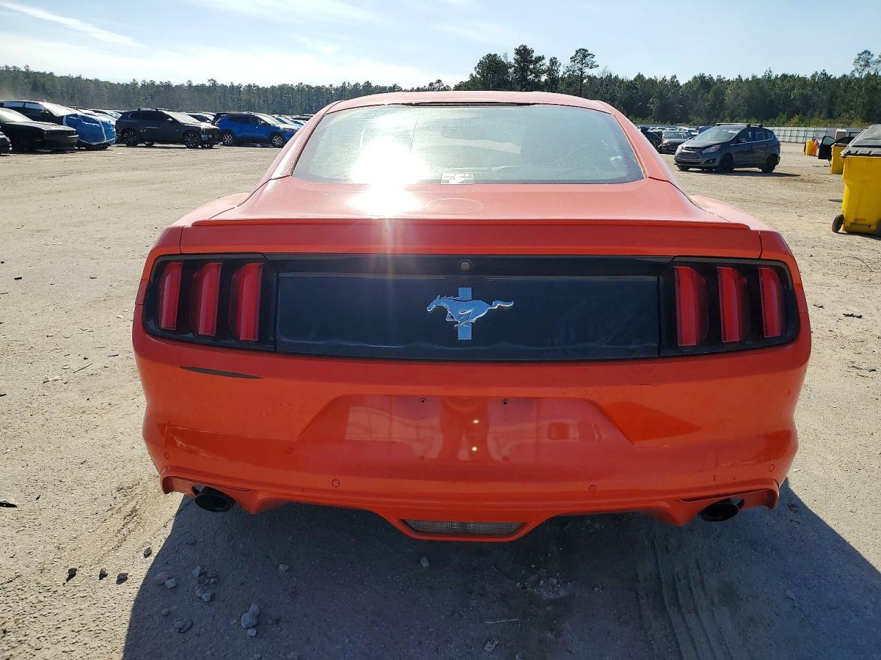 2016 Ford Mustang - zdjęcie 6