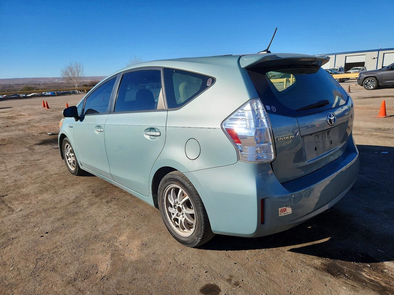 2013 Toyota Prius V - zdjęcie 2