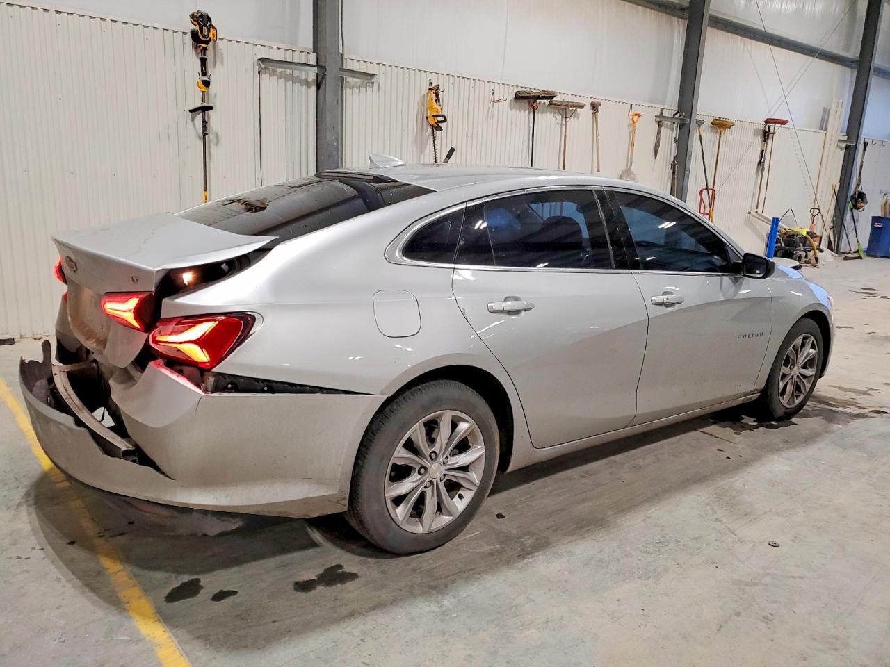 2021 Chevrolet Malibu Lt - zdjęcie 3