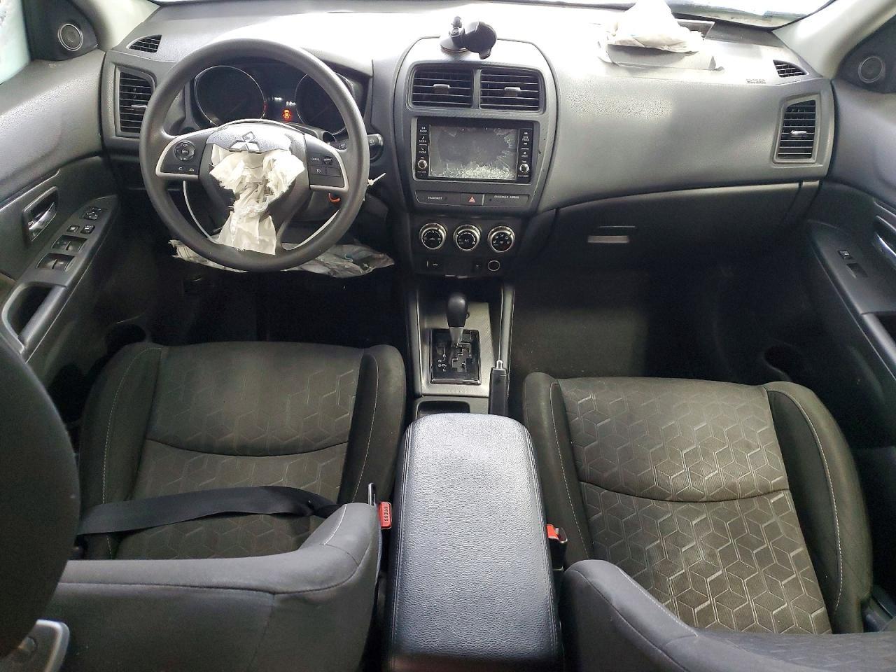 2021 Mitsubishi Outlander Sport Es - zdjęcie 8