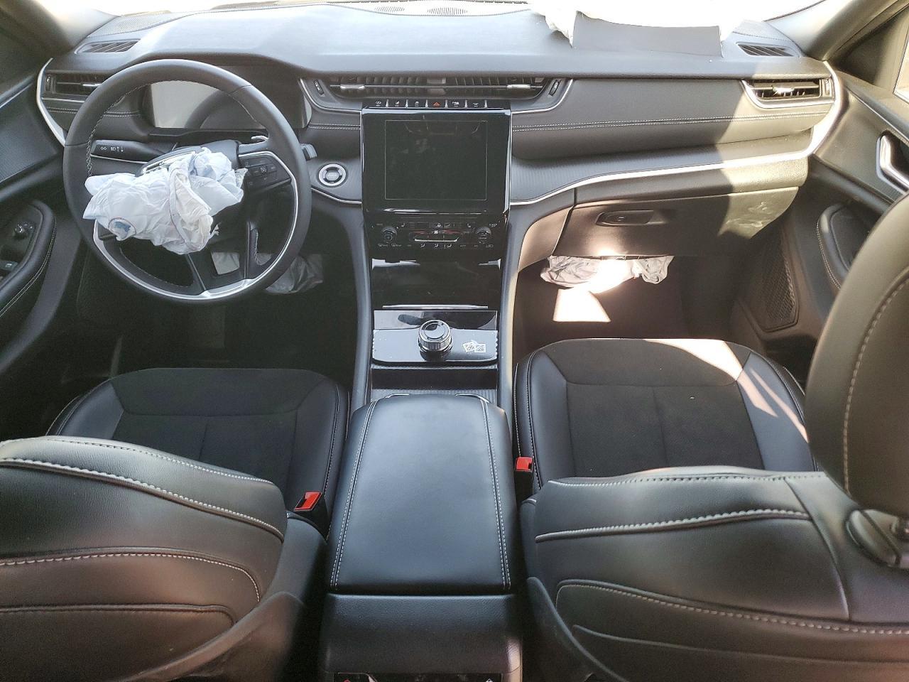 2025 Jeep Grand Cherokee L Laredo - zdjęcie 8