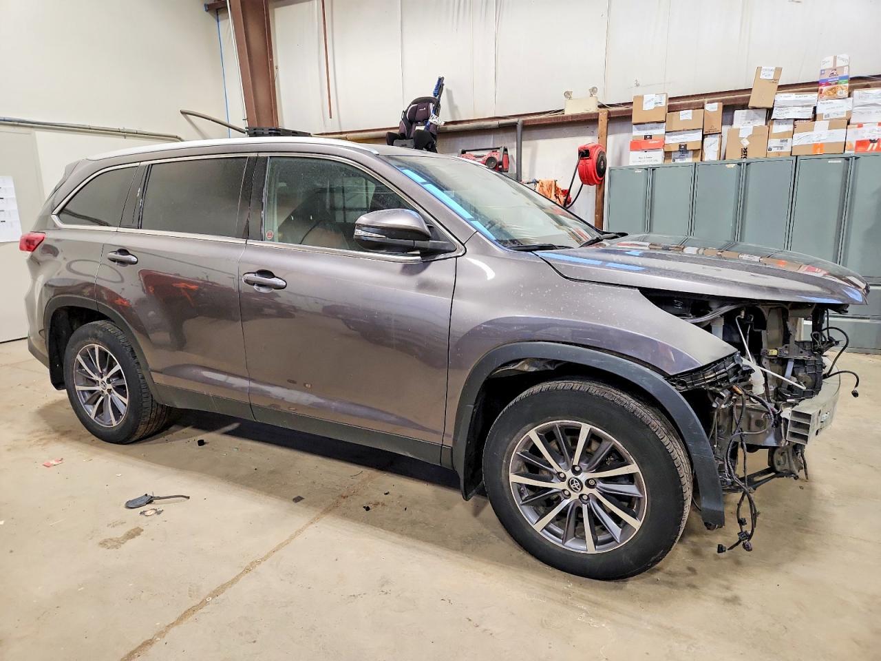 2019 Toyota Highlander Se - zdjęcie 4