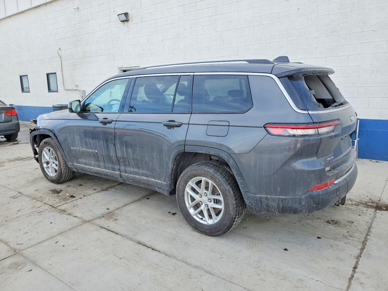 2023 Jeep Grand Cherokee L Laredo - zdjęcie 2