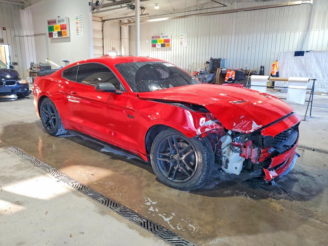 2021 Ford Mustang - zdjęcie 4