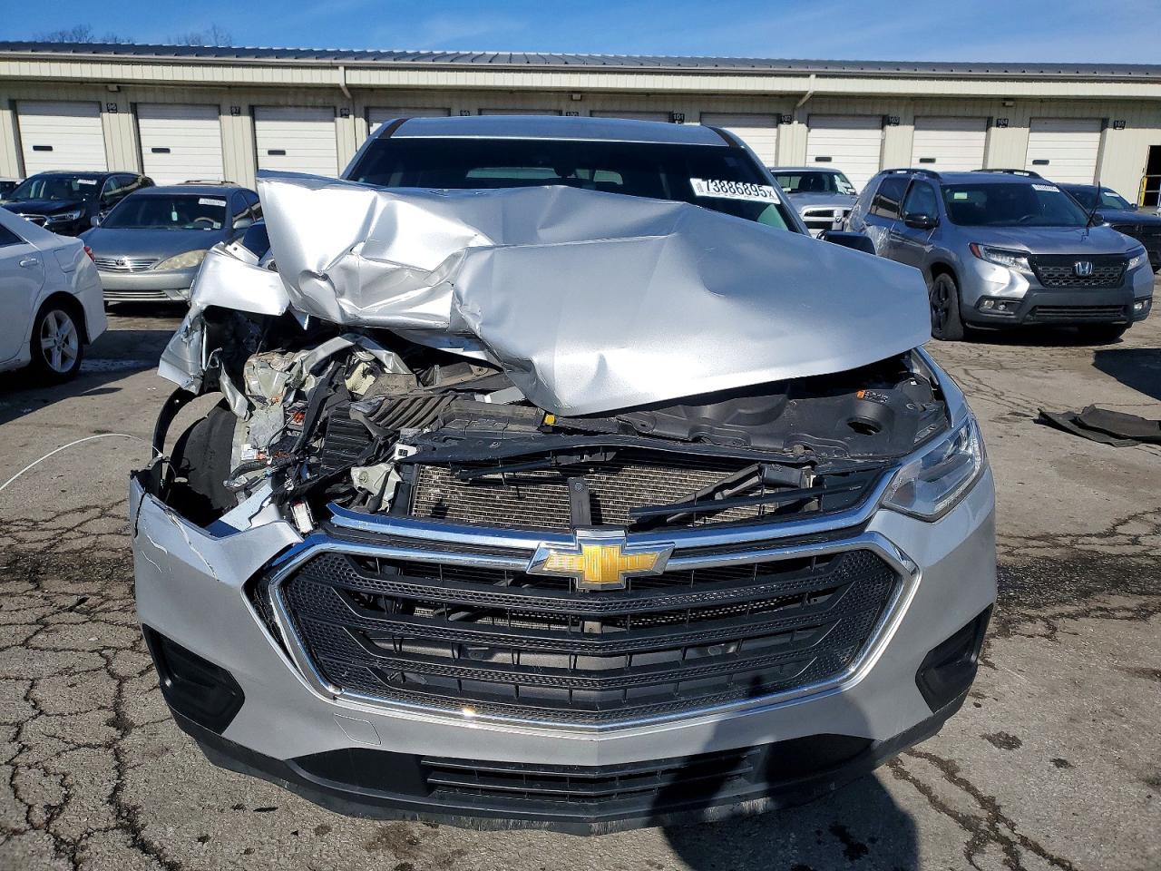 2020 Chevrolet Traverse Ls - zdjęcie 5
