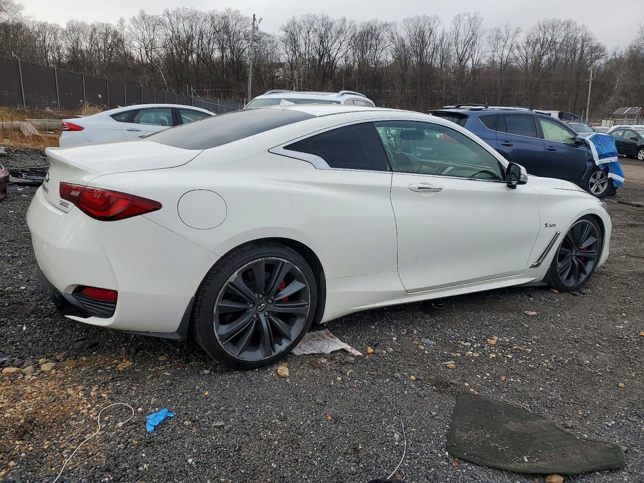 2018 Infiniti Q60 Red Sport 400 - zdjęcie 3