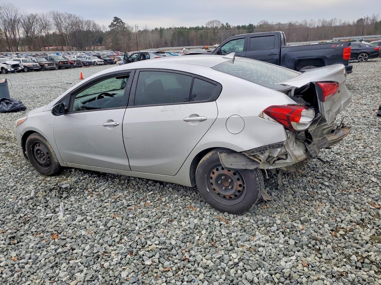 2017 Kia Forte - zdjęcie 2