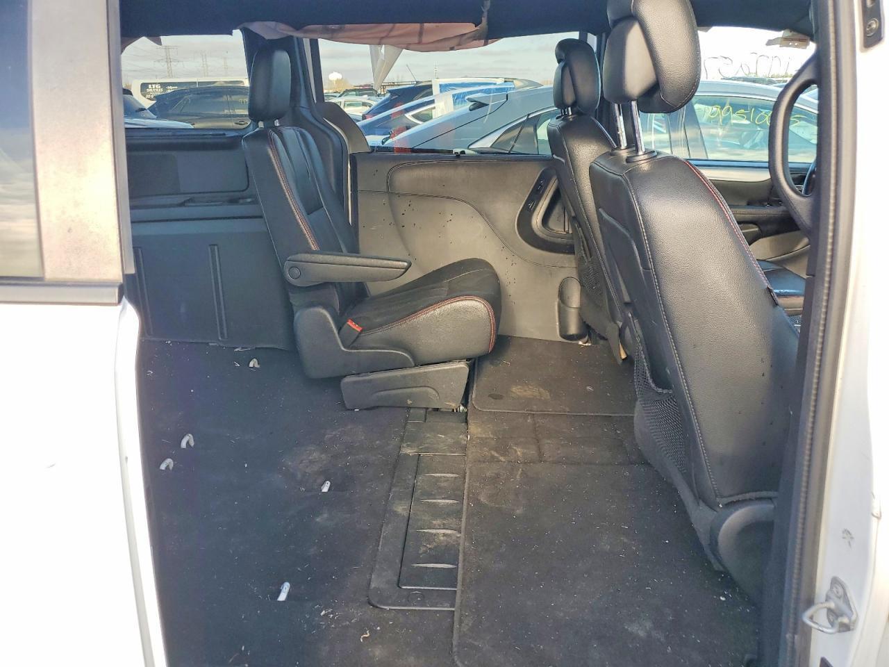 2017 Dodge Grand Caravan Gt - zdjęcie 11