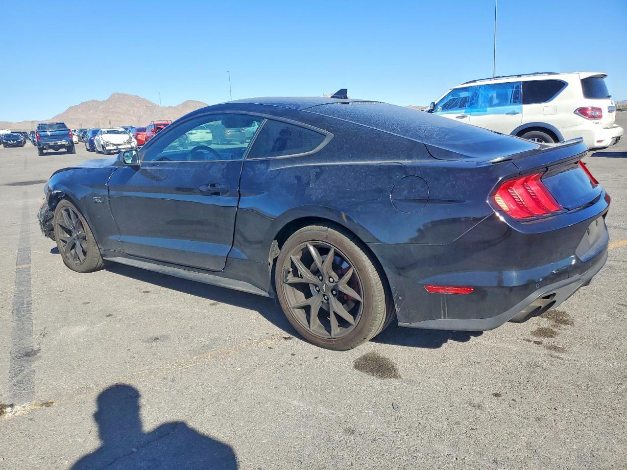 2020 Ford Mustang - zdjęcie 2