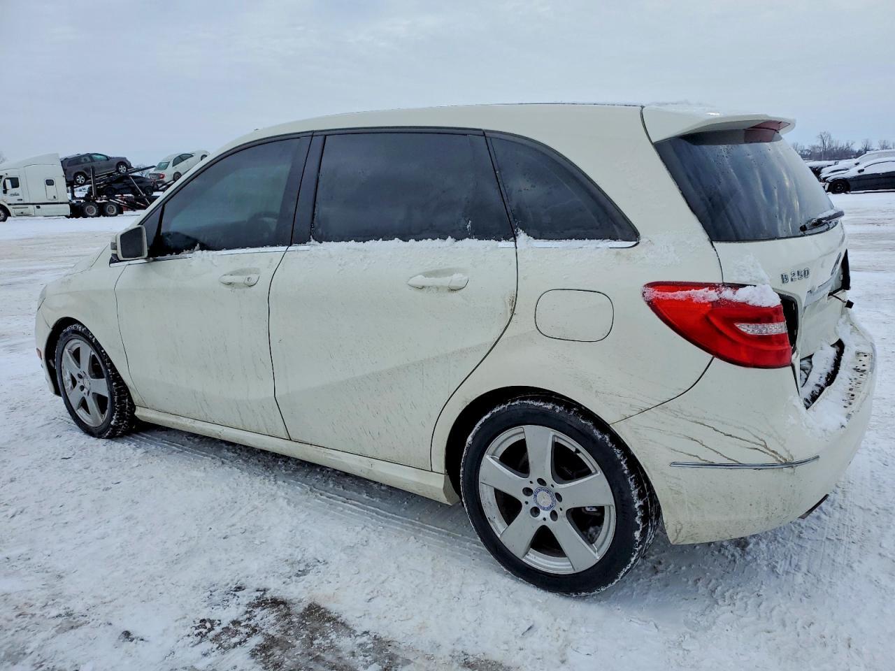 2014 Mercedes-Benz B250 - zdjęcie 2