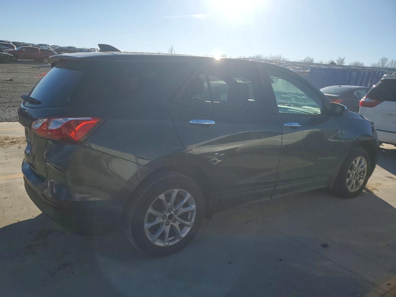 2019 Chevrolet Equinox Ls - zdjęcie 3