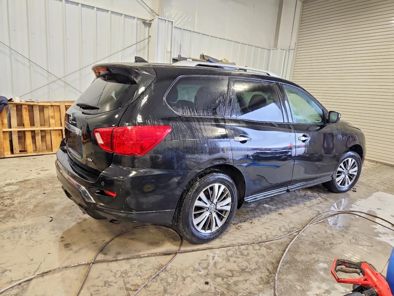 2020 Nissan Pathfinder Sv - zdjęcie 3