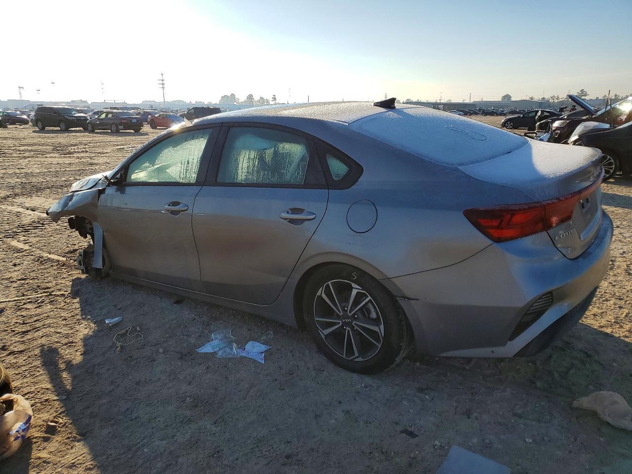 2024 Kia Forte Lx - zdjęcie 2