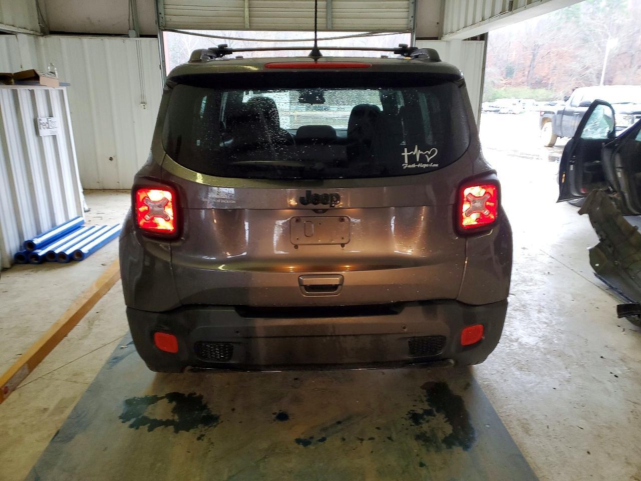 2018 Jeep Renegade Latitude - zdjęcie 6