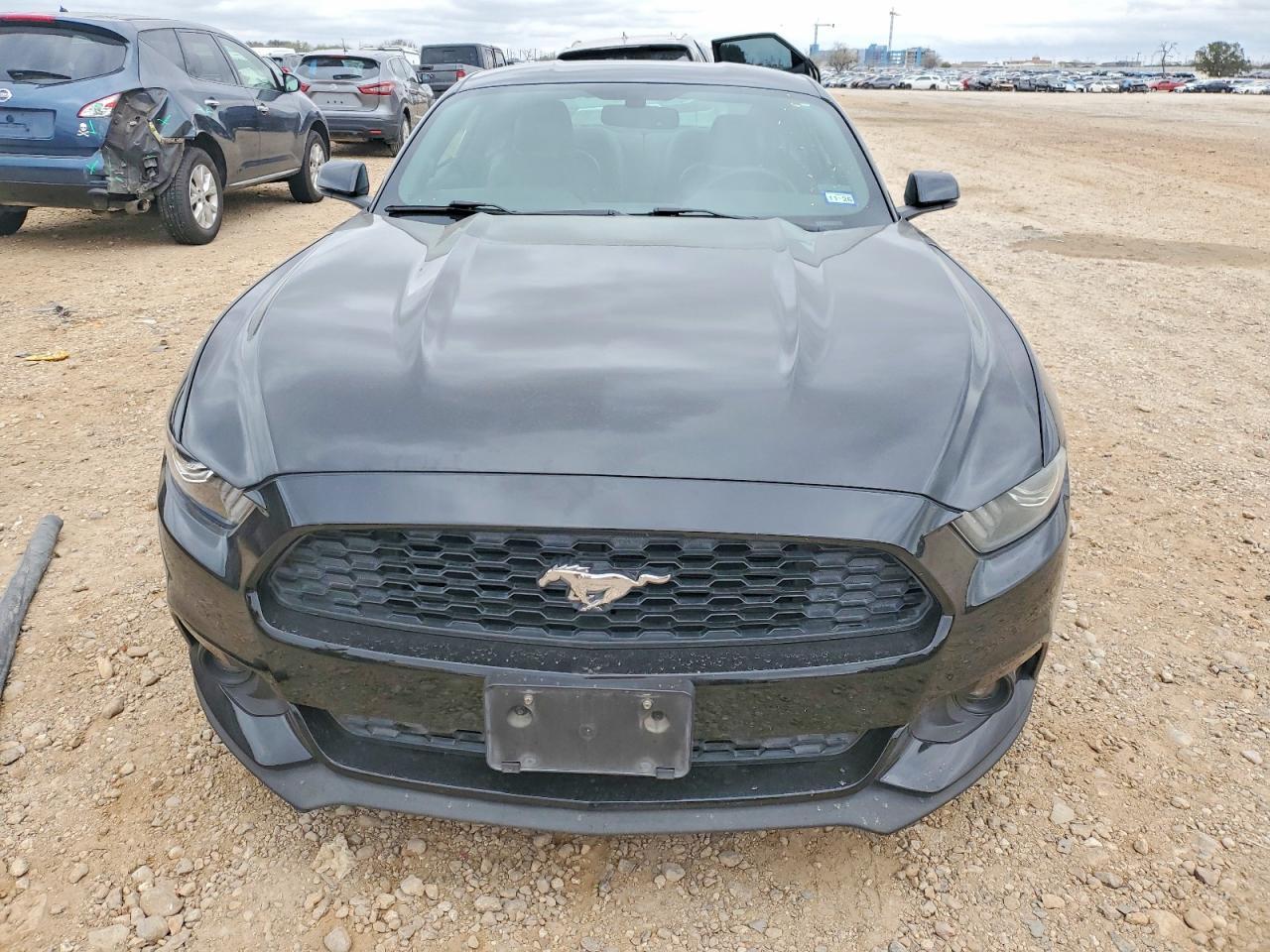 2015 Ford Mustang - zdjęcie 5