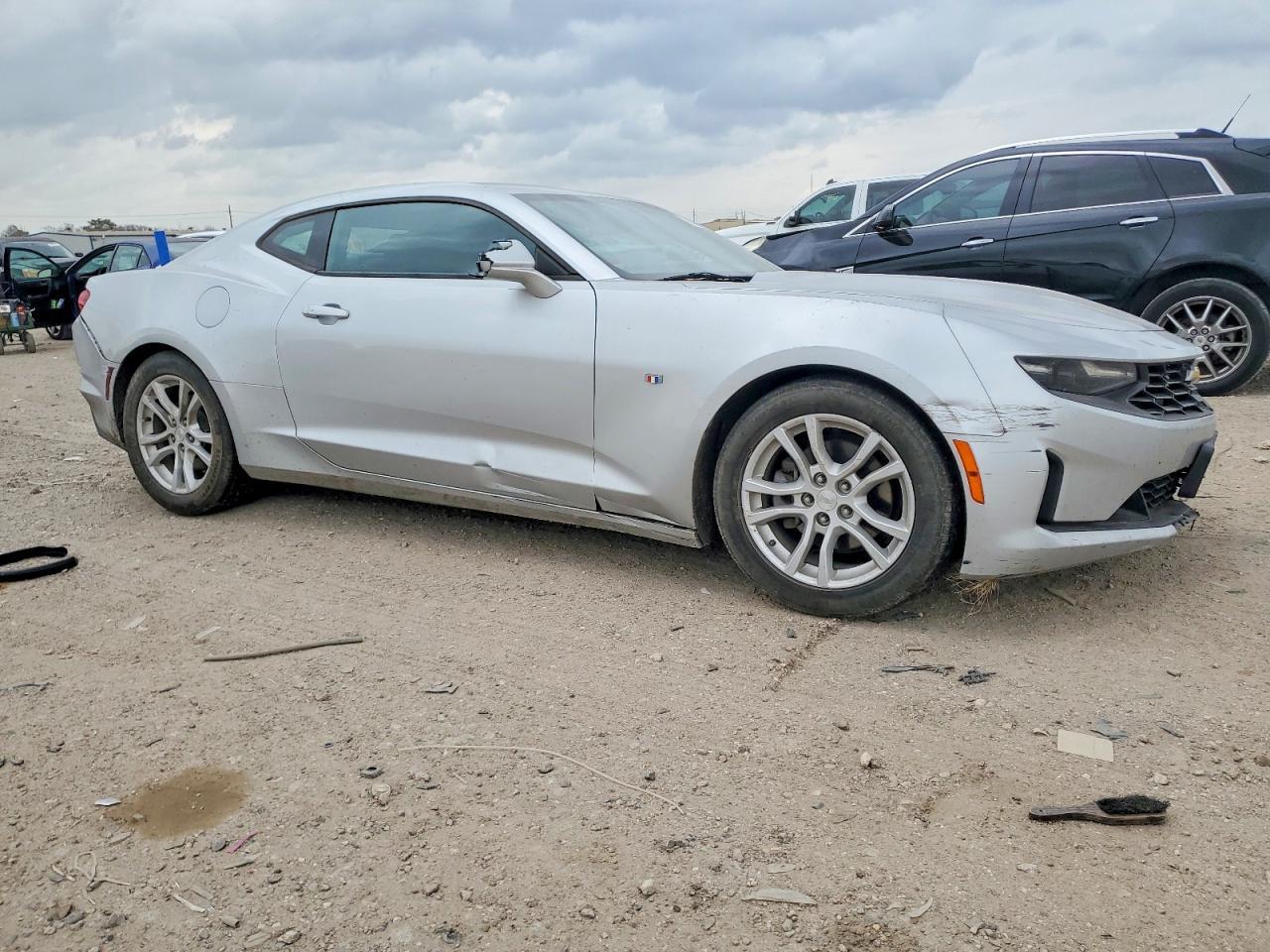 2019 Chevrolet Camaro Ls - zdjęcie 4