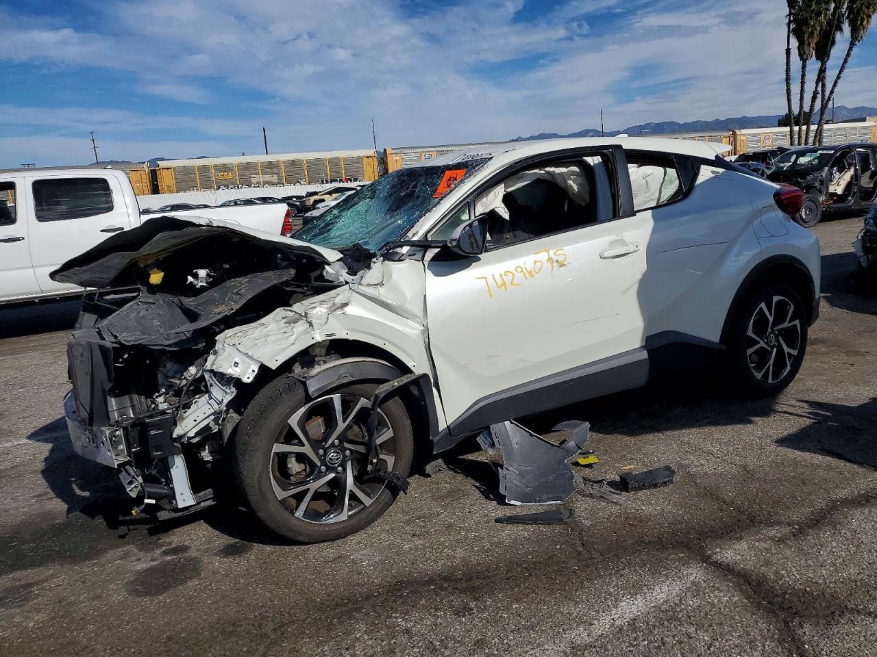 2018 Toyota C-Hr Xle Premium - zdjęcie główne