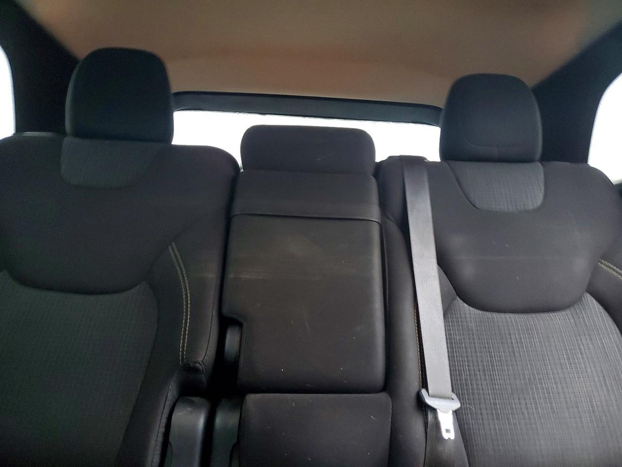 2016 Jeep Cherokee Latitude - zdjęcie 10
