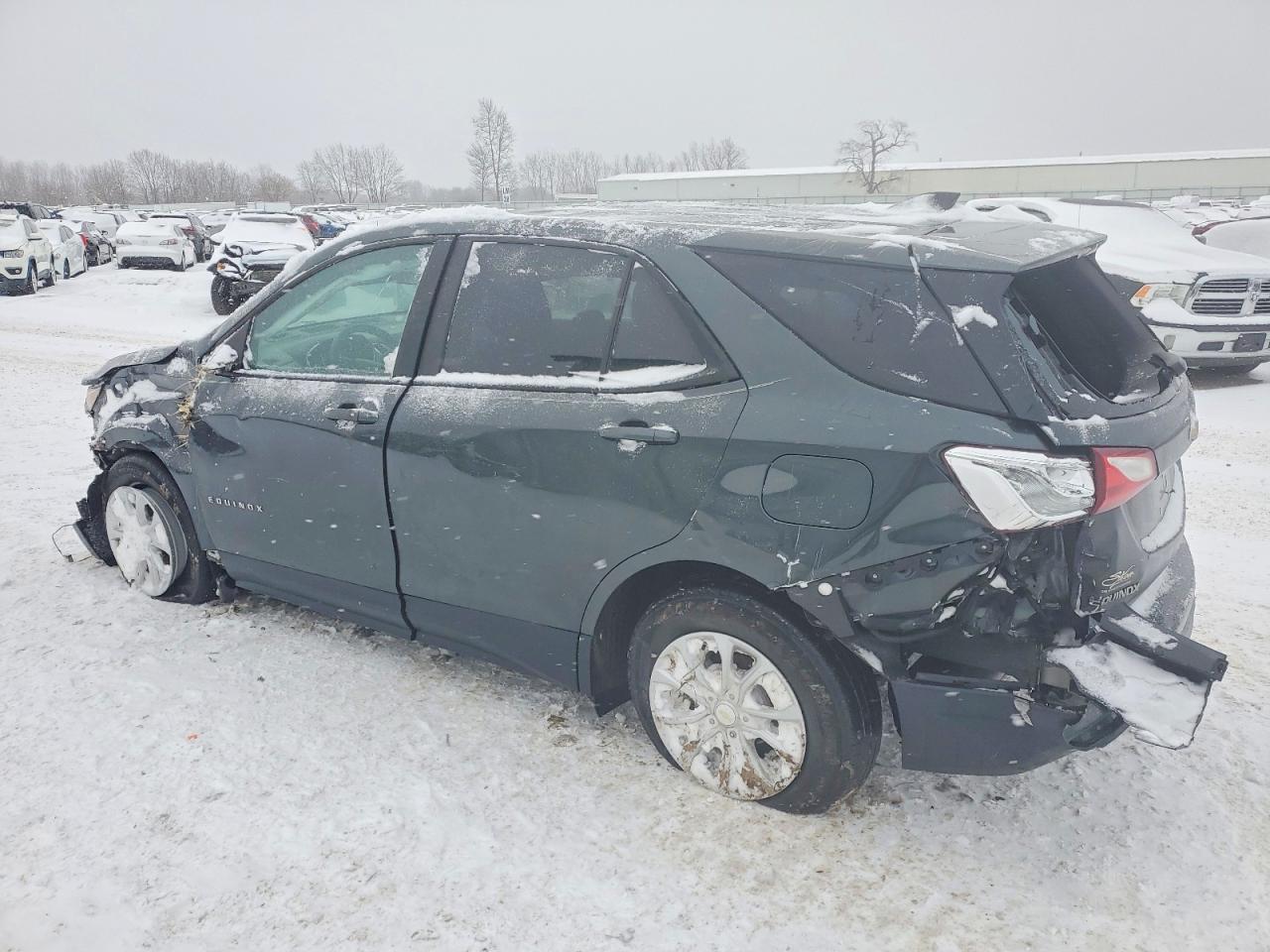 2020 Chevrolet Equinox Ls - zdjęcie 2