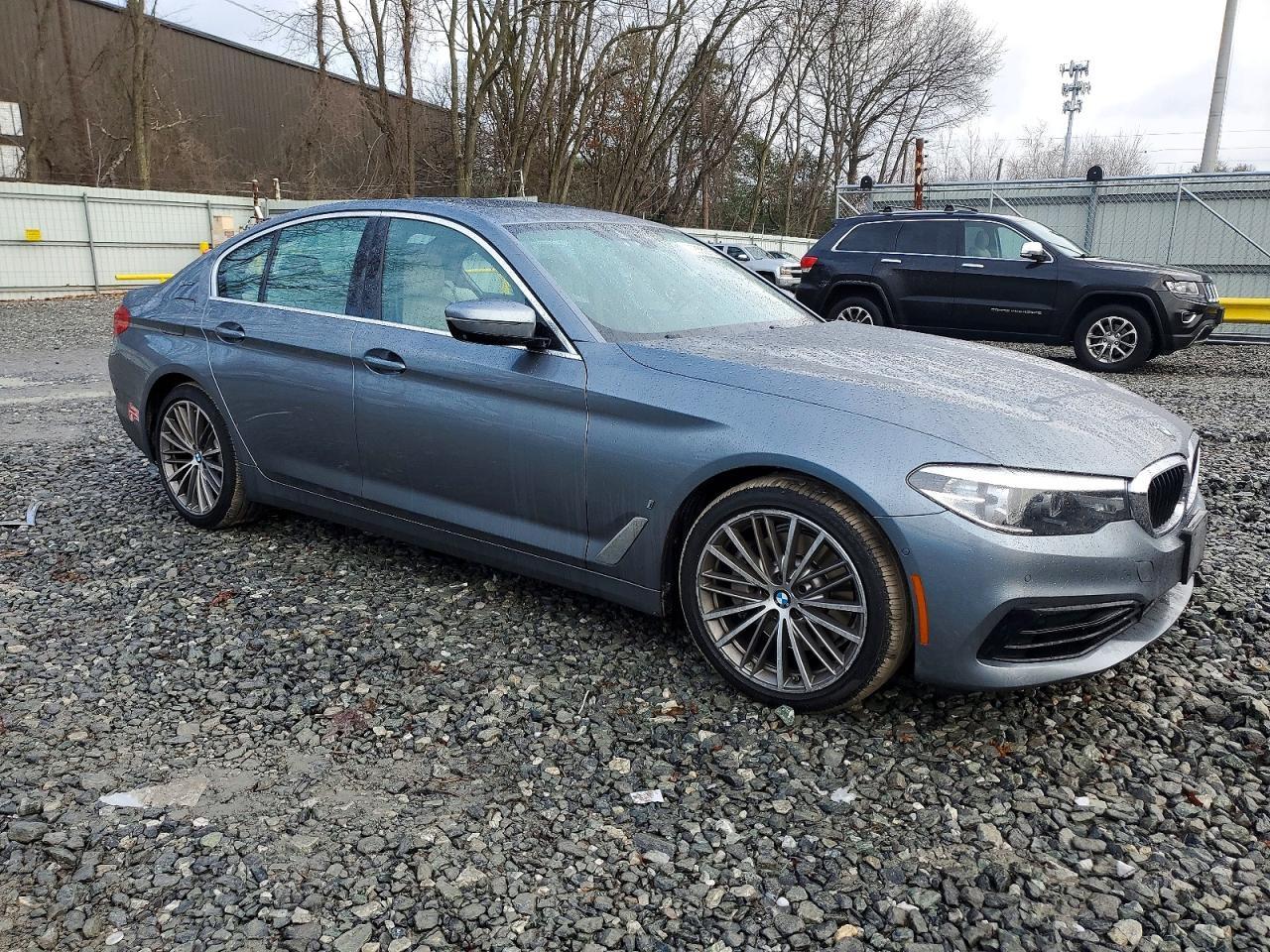 2019 BMW 530E - zdjęcie 4