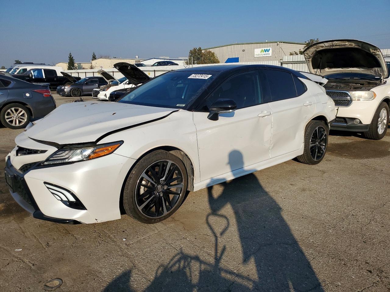2019 Toyota Camry Xse - zdjęcie główne