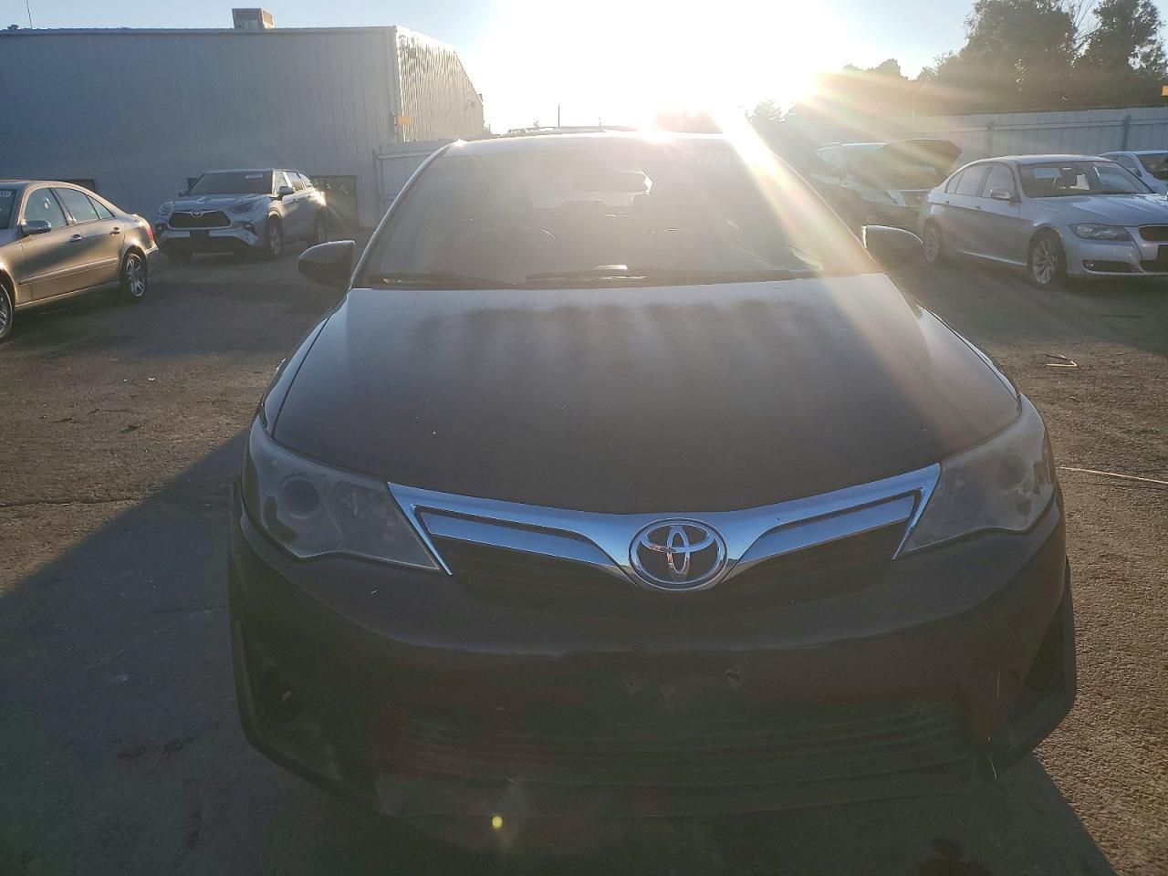 2015 Toyota Camery - zdjęcie 5