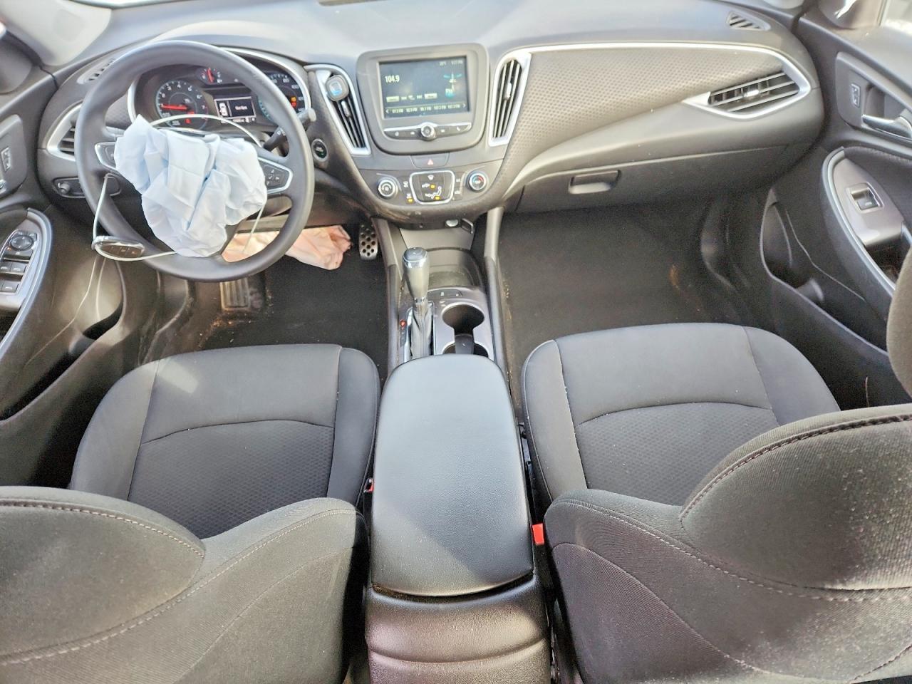 2017 Chevrolet Malibu Ls - zdjęcie 8