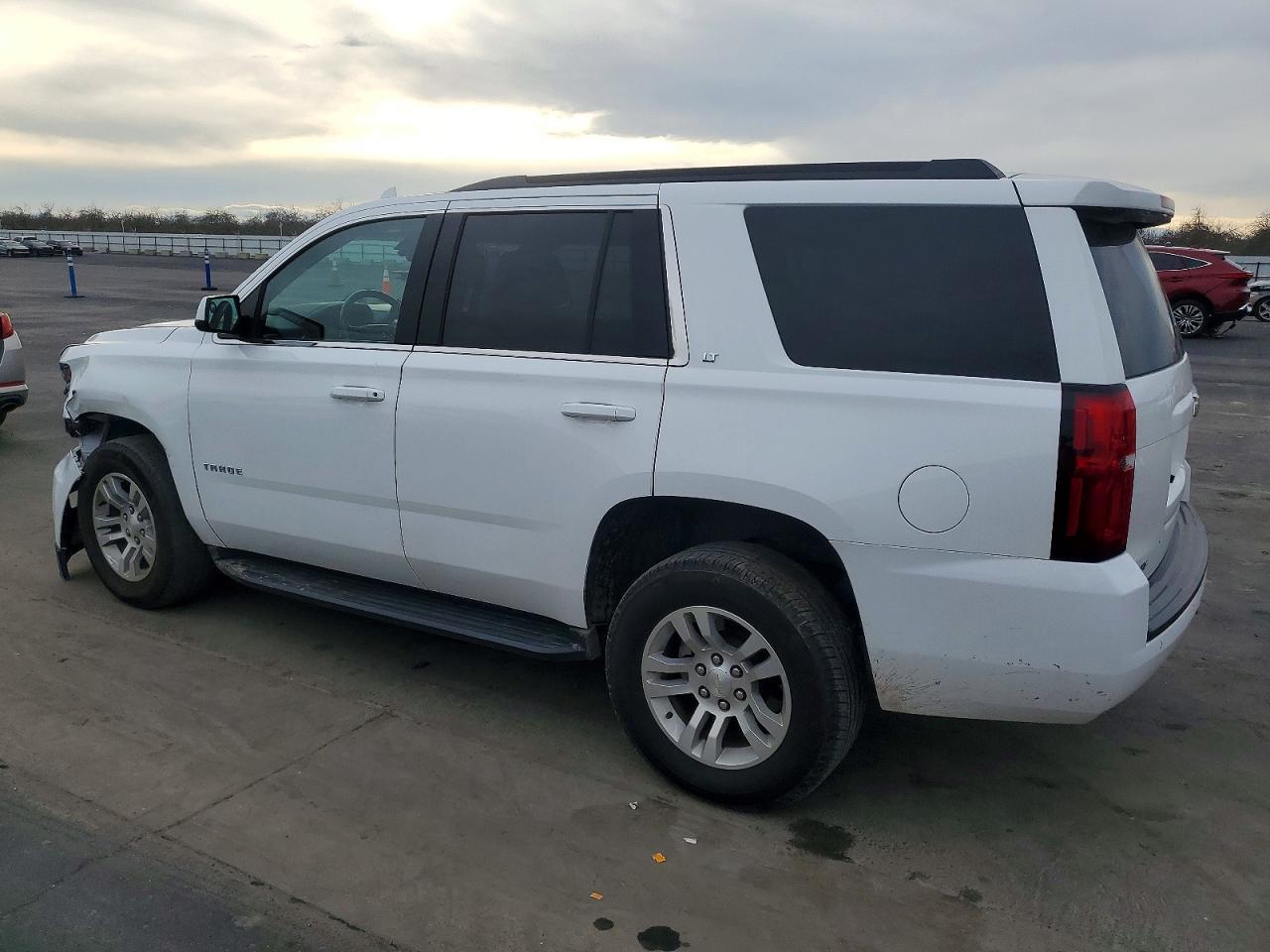 2020 Chevrolet Tahoe C1500 Lt - zdjęcie 2