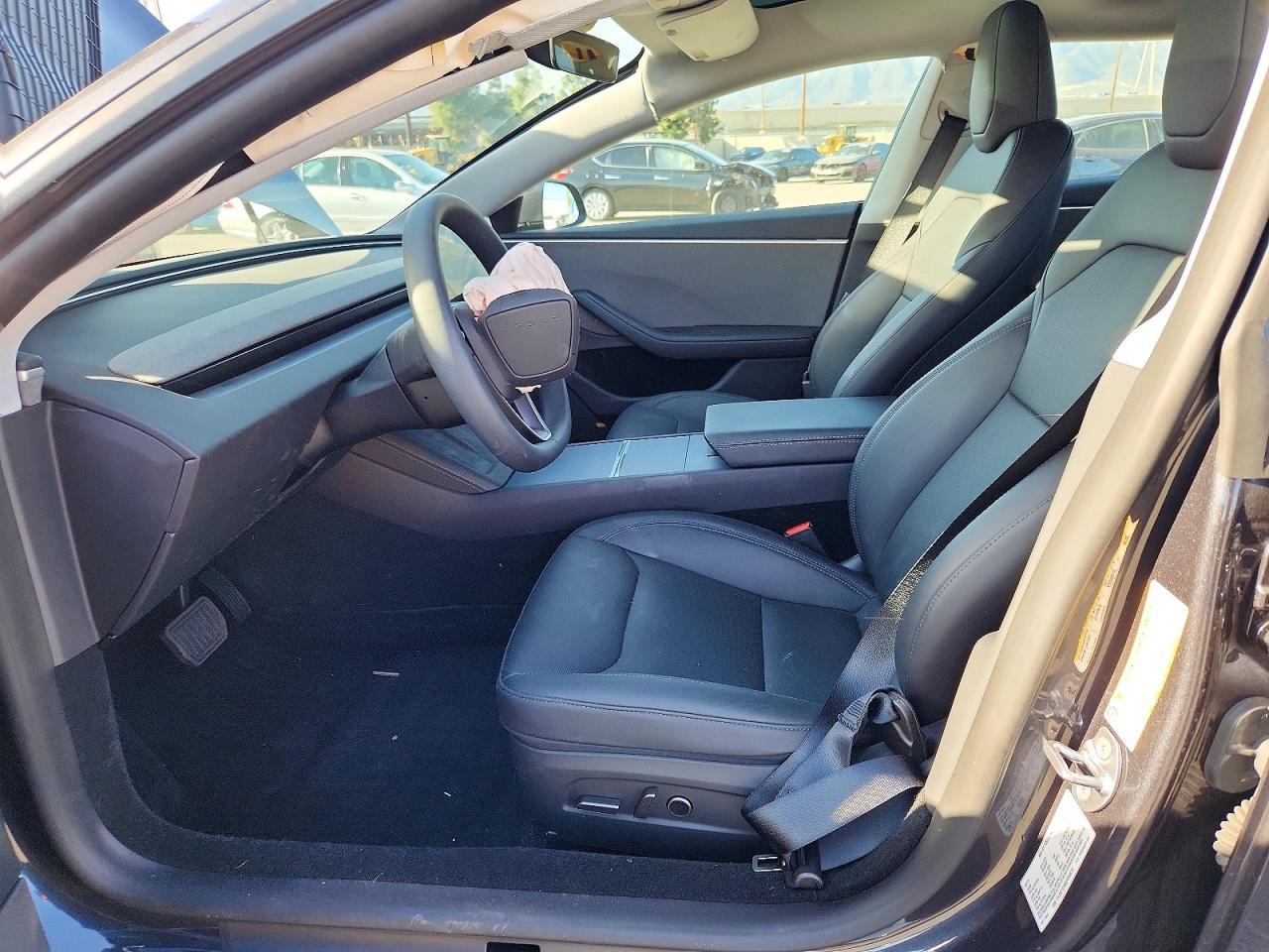 2025 Tesla Model 3 - zdjęcie 7