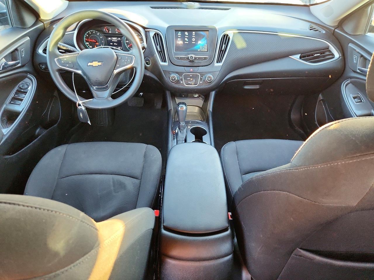 2018 Chevrolet Malibu Ls - zdjęcie 8