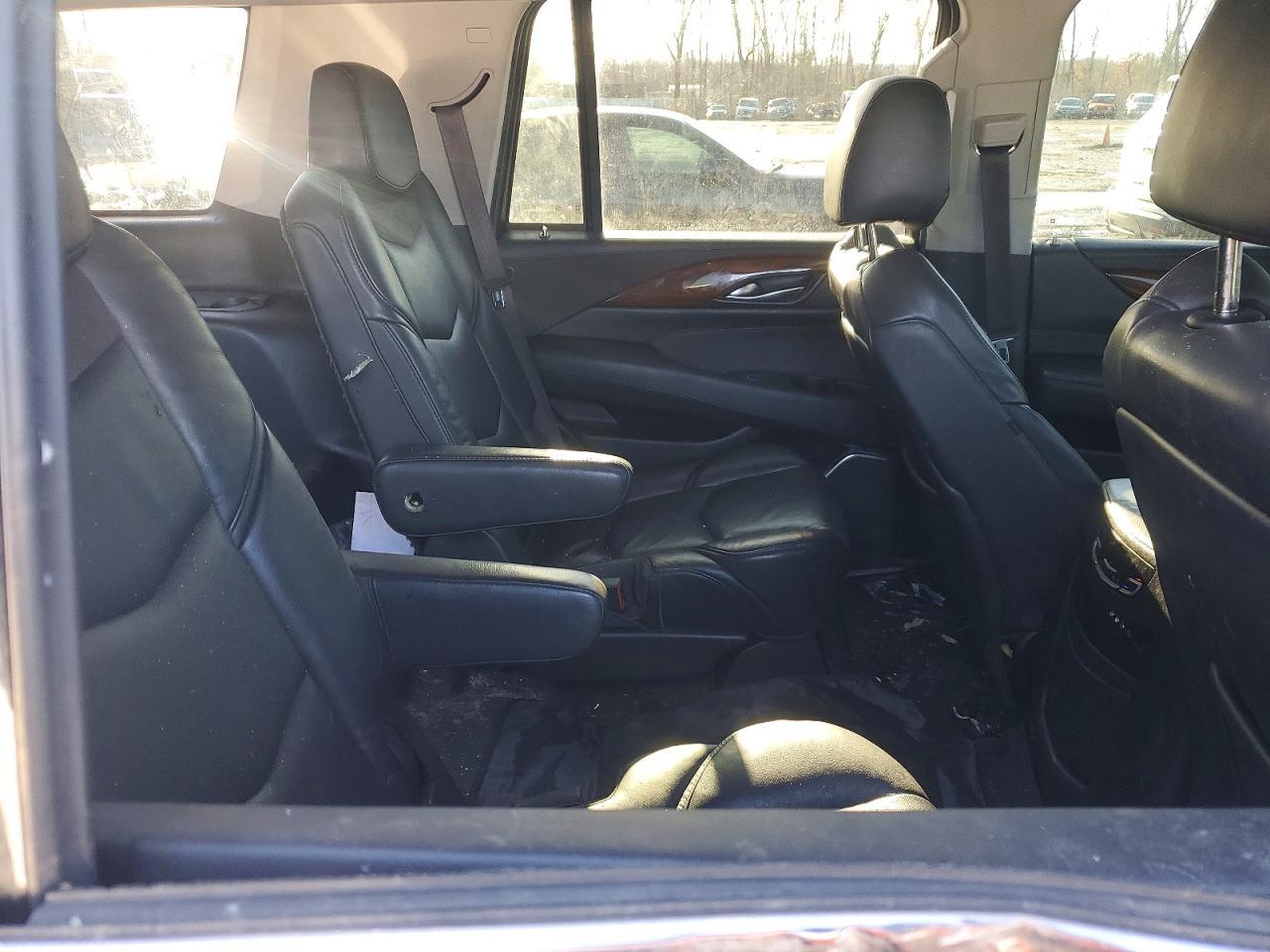 2016 Cadillac Escalade Luxury - zdjęcie 21