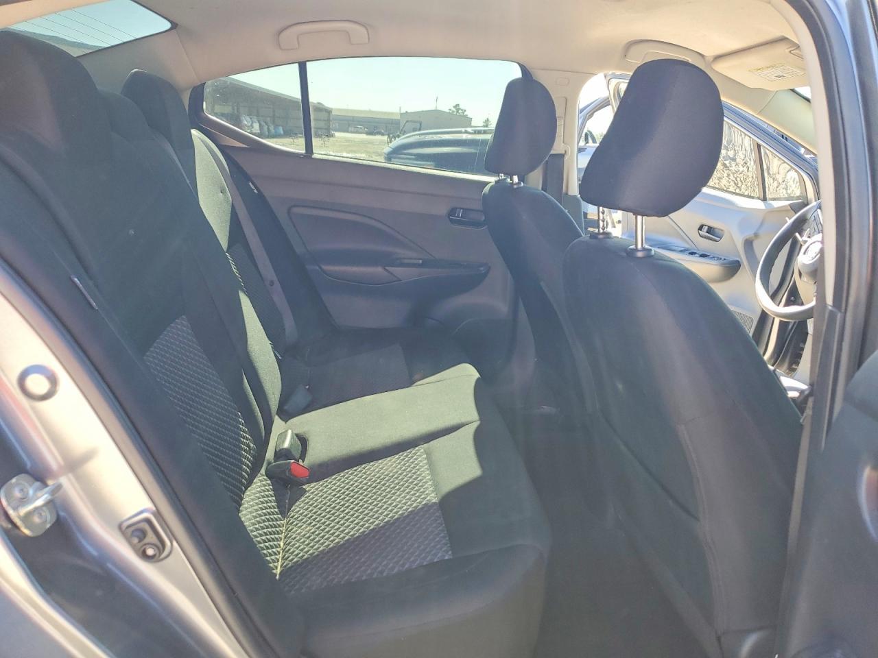 2020 Nissan Versa S - zdjęcie 10