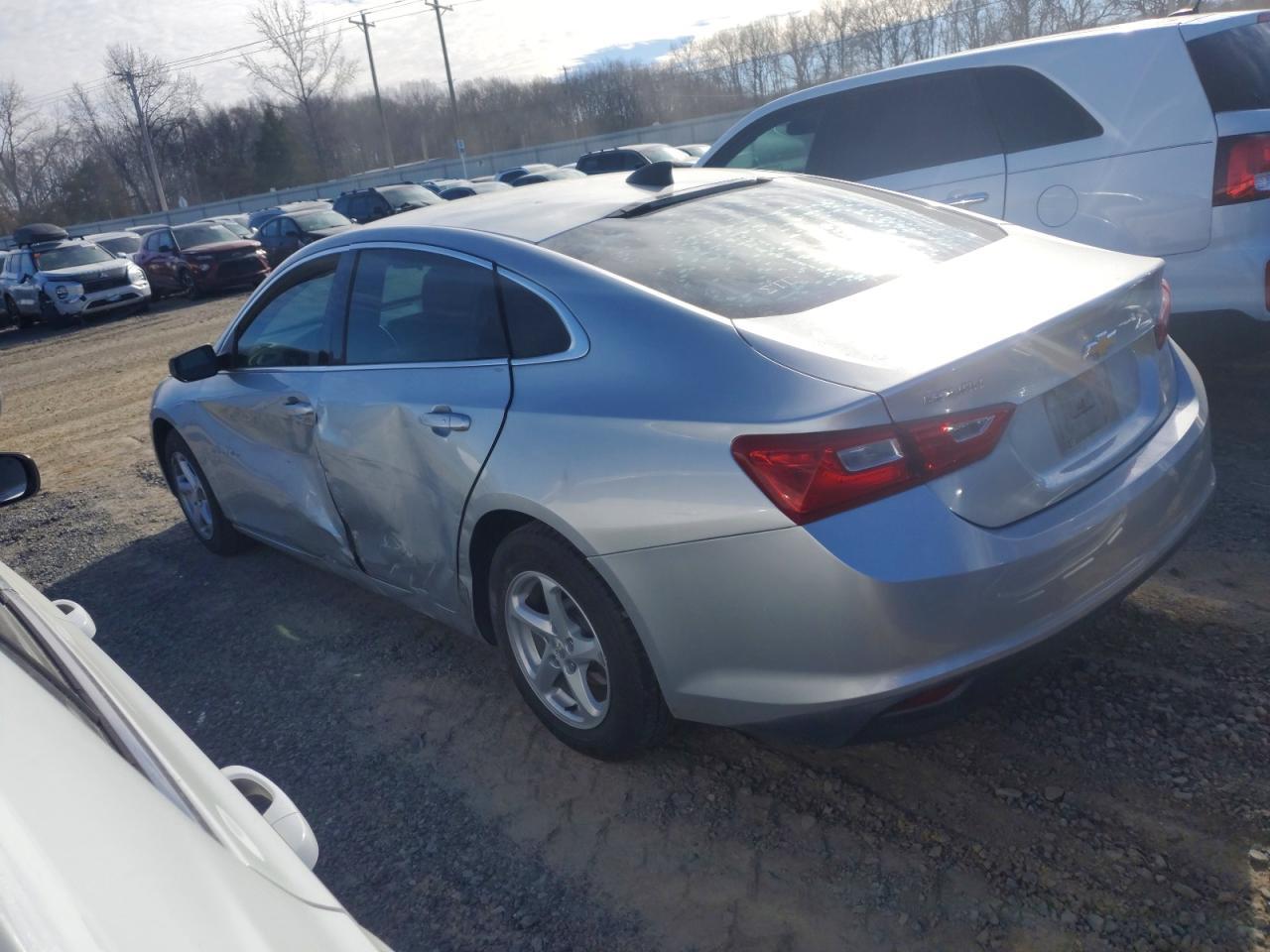 2018 Chevrolet Malibu Ls - zdjęcie 2