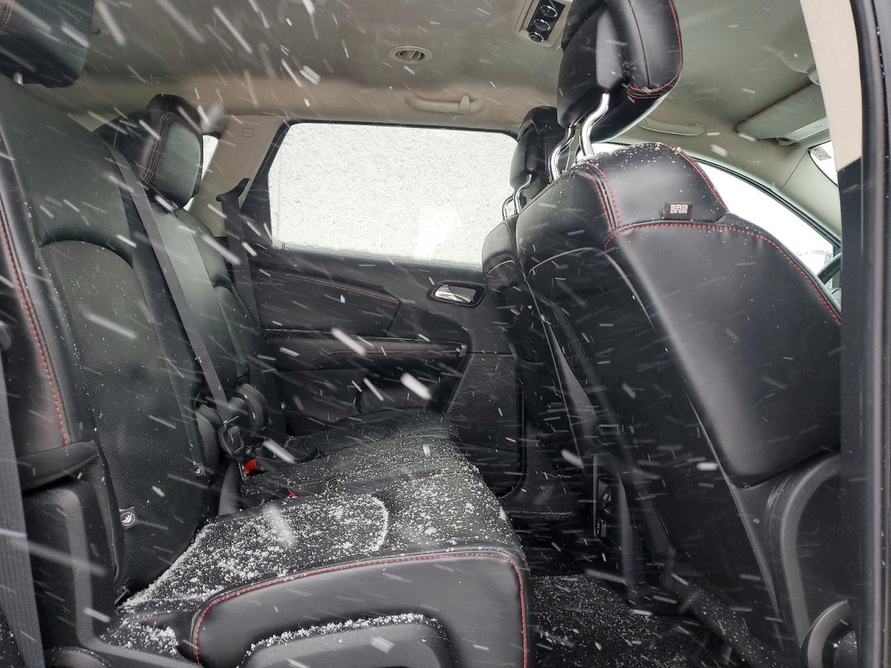 2015 Dodge Journey R/T - zdjęcie 11