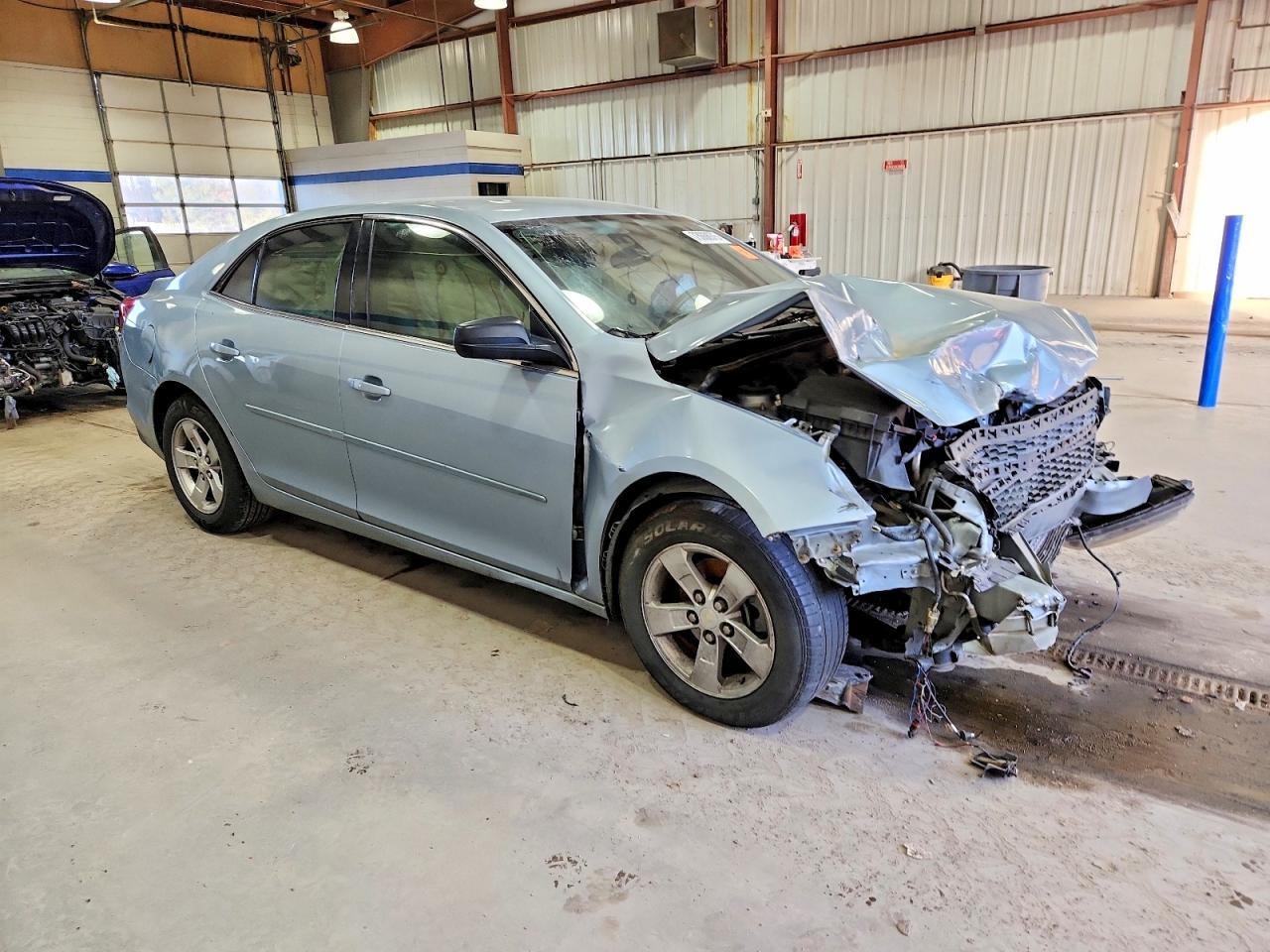 2013 Chevrolet Malibu Ls - zdjęcie 4