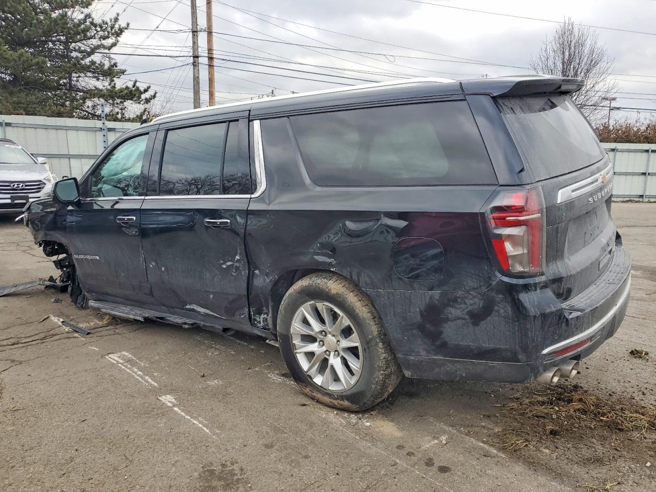 2024 Chevrolet Suburban K1500 Premier - zdjęcie 2