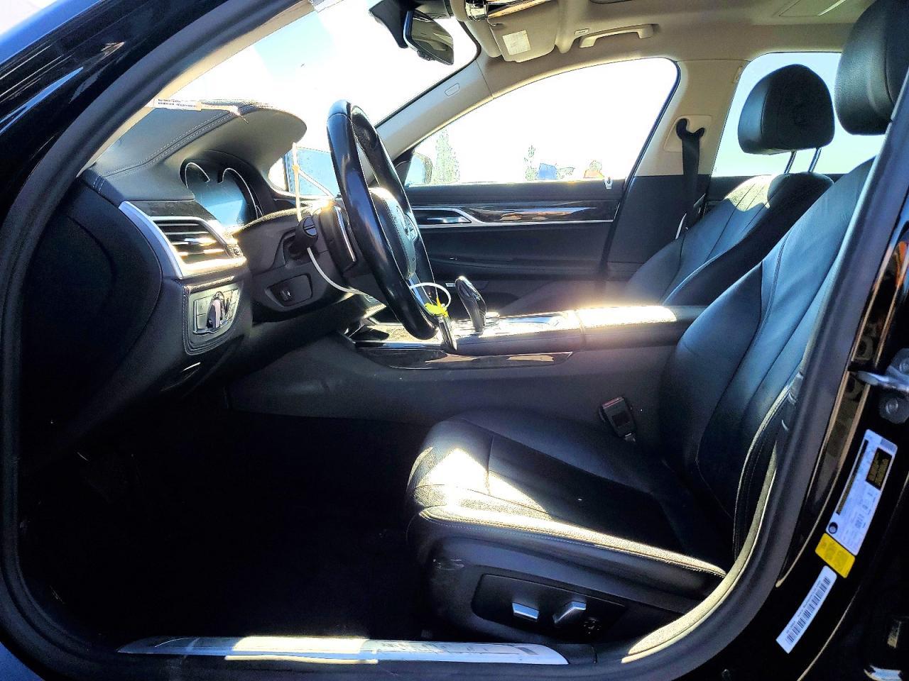 2017 BMW 740 I - zdjęcie 7