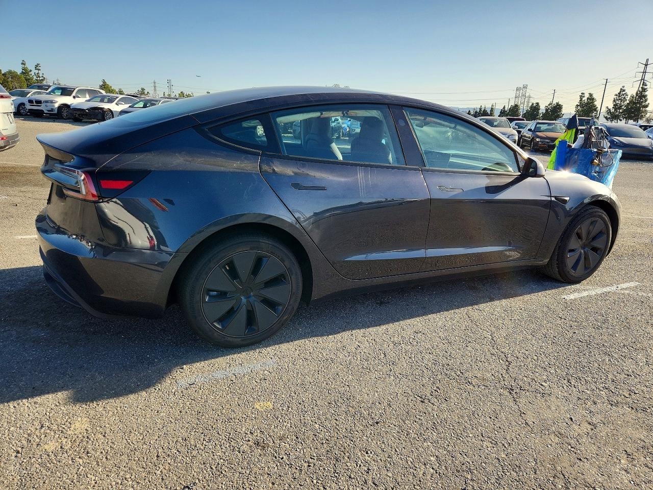 2025 Tesla Model 3 - zdjęcie 3