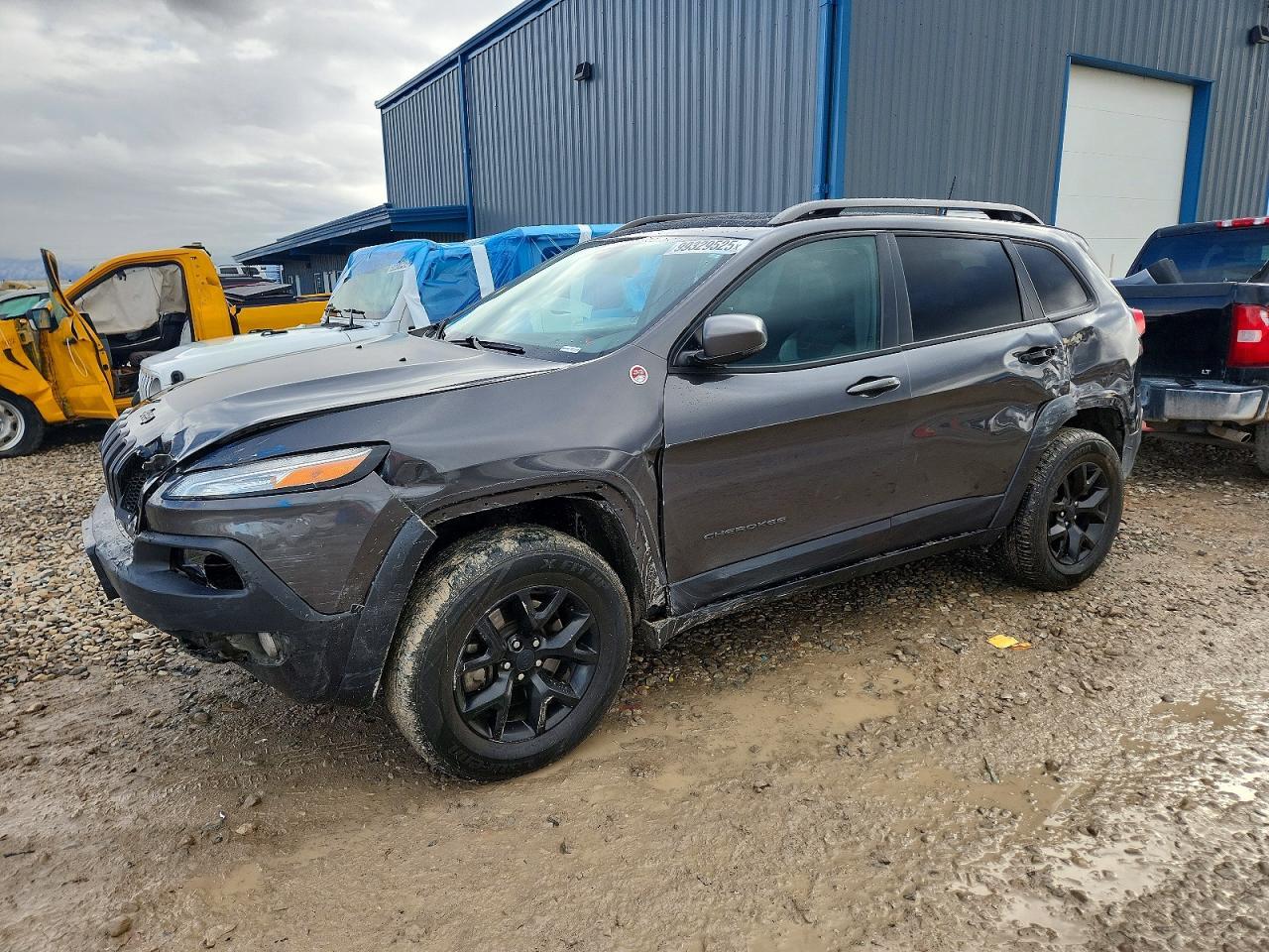2017 Jeep Cherokee Trailhawk - zdjęcie główne