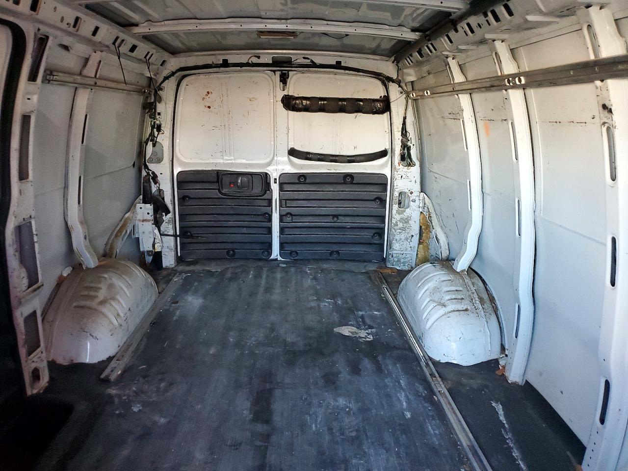 2013 Chevrolet Express G2500 - zdjęcie 10