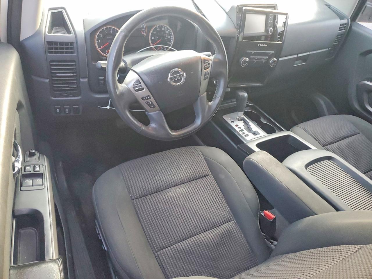 2015 Nissan Titan S - zdjęcie 8