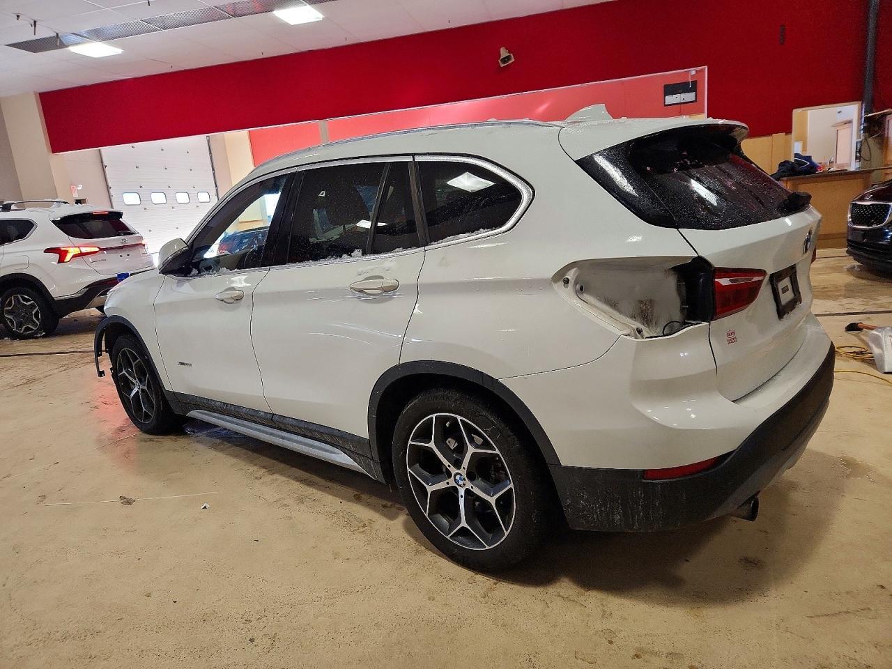 2017 BMW X1 xDrive28I - zdjęcie 2