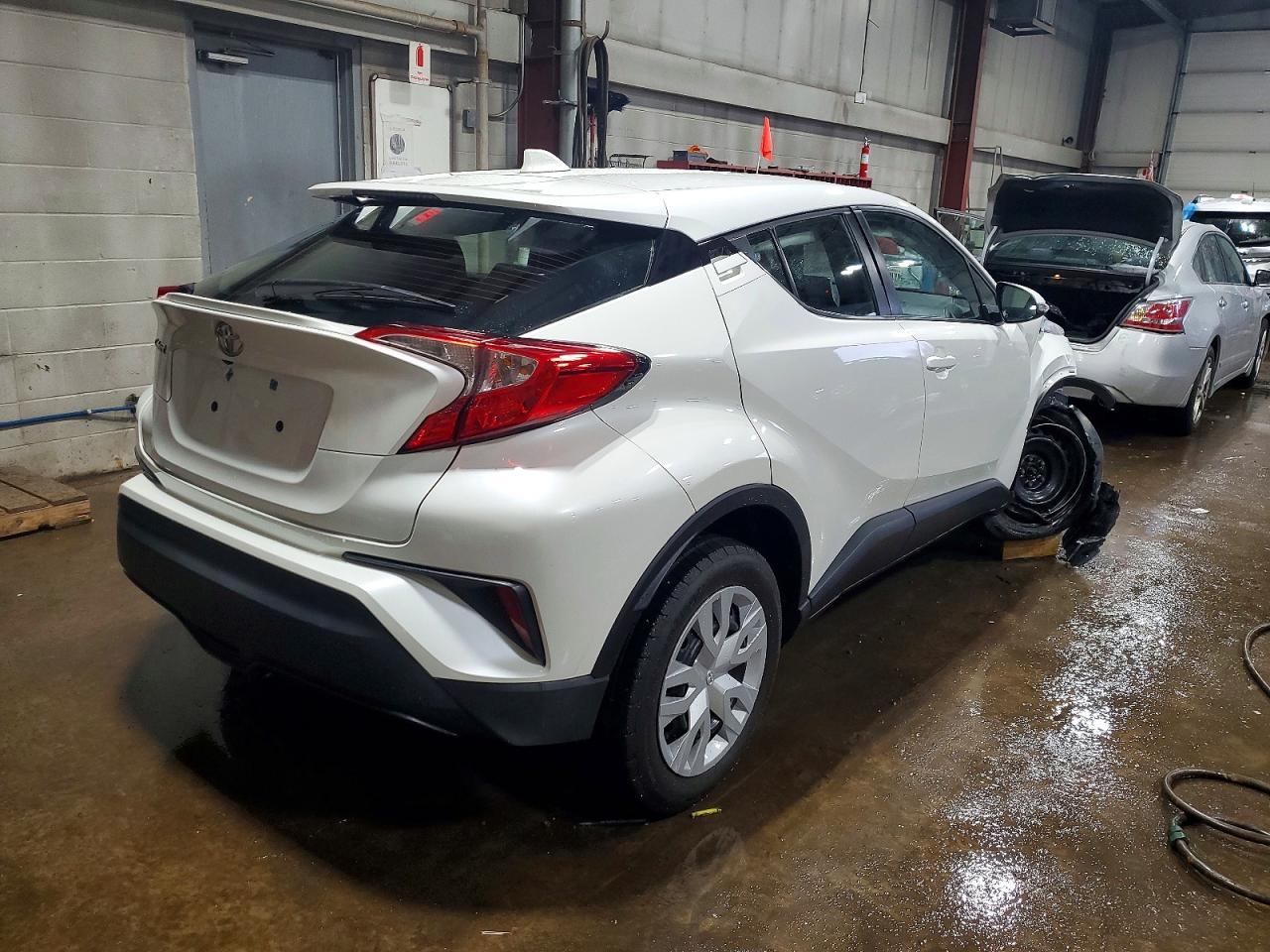 2019 Toyota C-Hr Le - zdjęcie 3