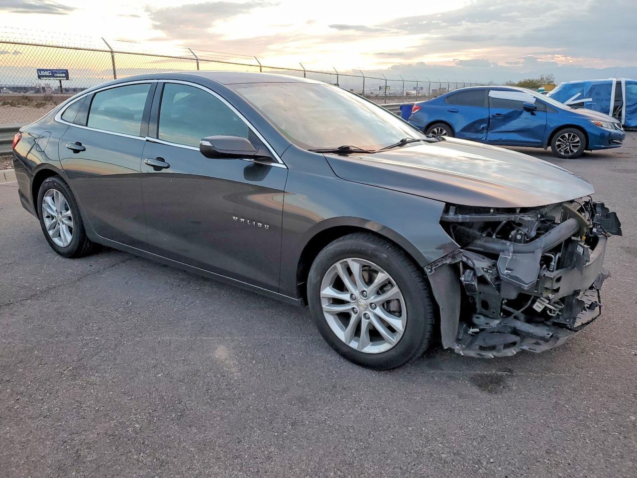 2017 Chevrolet Malibu Lt - zdjęcie 4