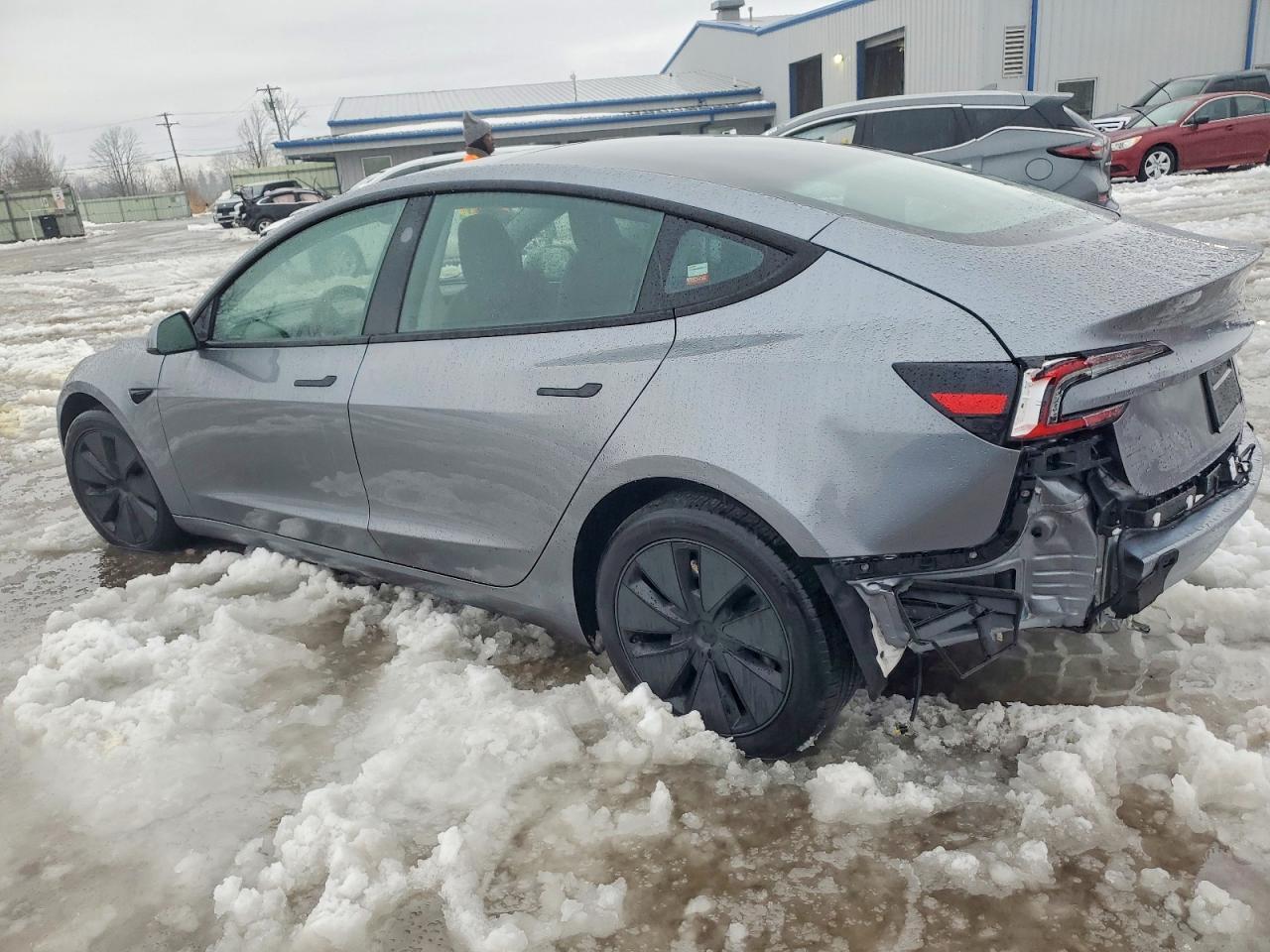 2025 Tesla Model 3 - zdjęcie 2